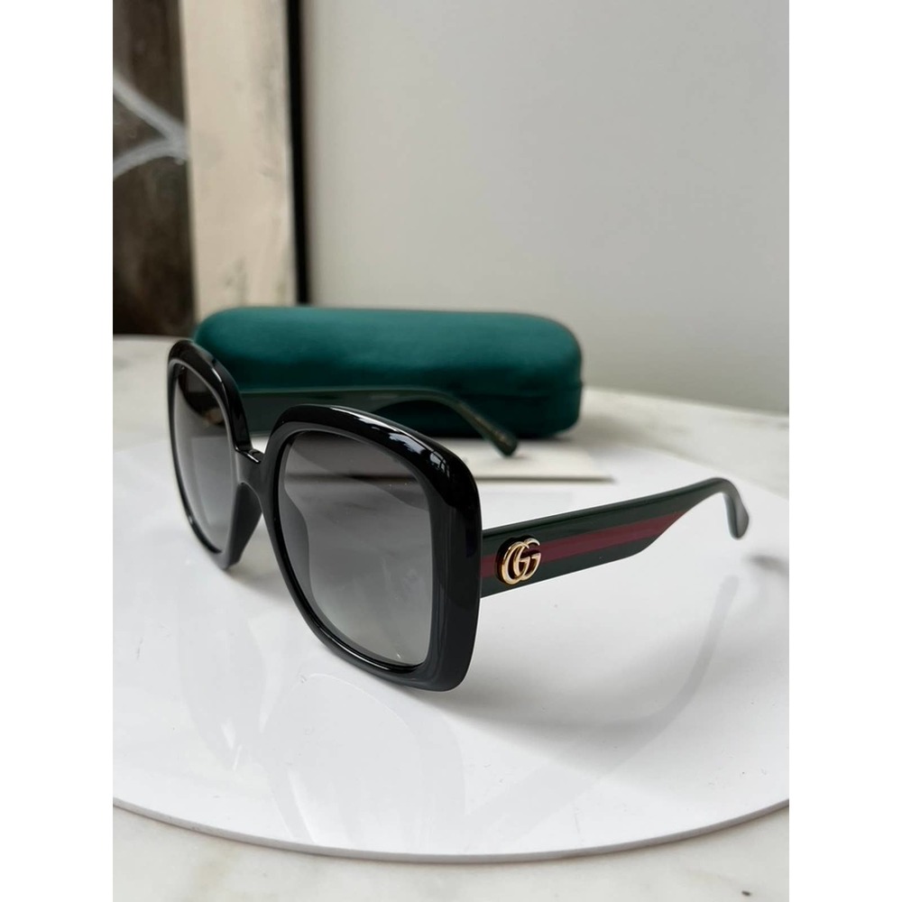 NEW GUCCI GG0713S Black Striped Arm Sunglasses $435 - Picture 5 of 10
